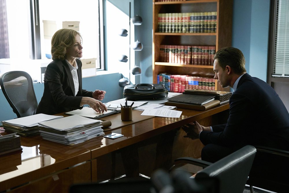 Suits-s06e01